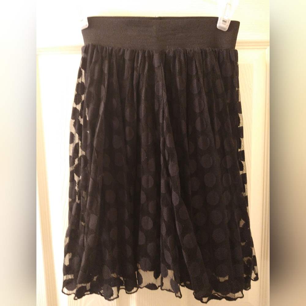 Flowy black dotted short skirt XS